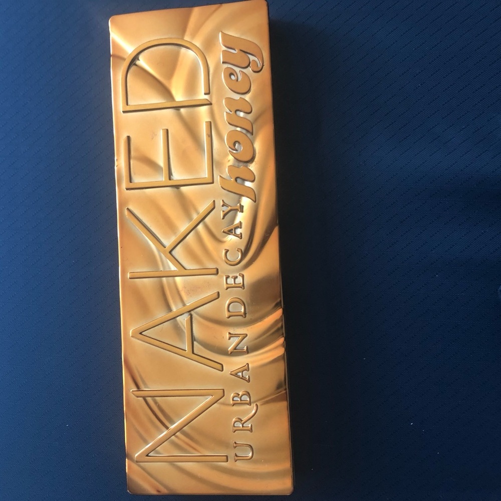 Urban decay naked honey palette